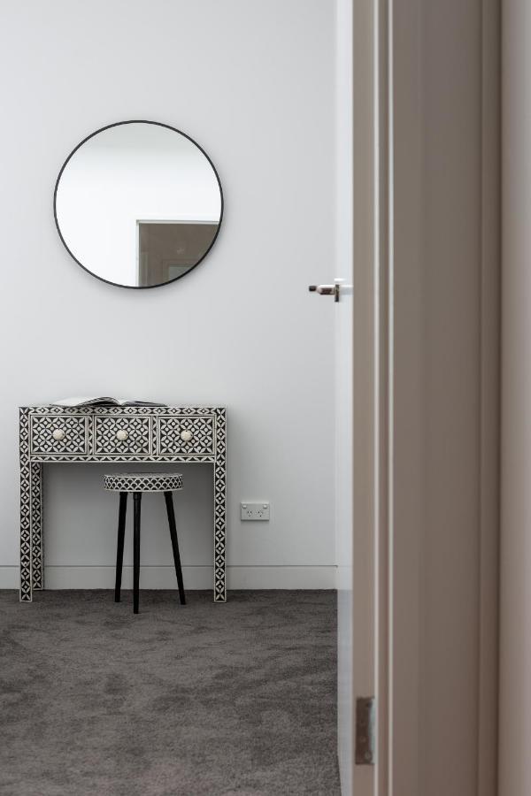 Stylish 2-Bed Apartment With Bbq Patio Near Beach Sydney Exteriör bild