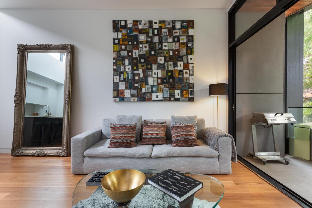 Stylish 2-Bed Apartment With Bbq Patio Near Beach Sydney Exteriör bild